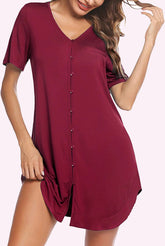 Camisón de manga corta con botones y escote en V de Avidlove
